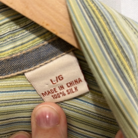 Tommy Bahama 100% Silk Shirt Sleeve Shirt - Picture 3 of 4